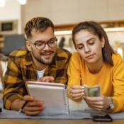 Newsletter - ¿Te ofrecieron dólares? Lo que debes saber antes de aceptarlos